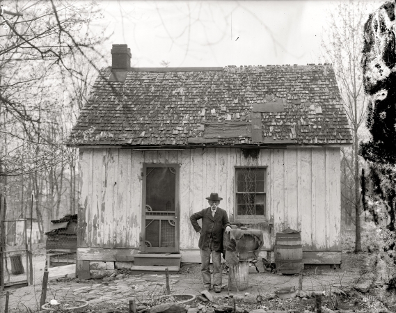 Photo showing: Old-Timer -- Circa 1915 , in or around Washington, D.C.