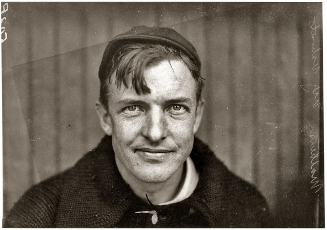 Photo showing: Christy Mathewson -- New York Giants pitcher Christy Mathewson. December 14, 1910.