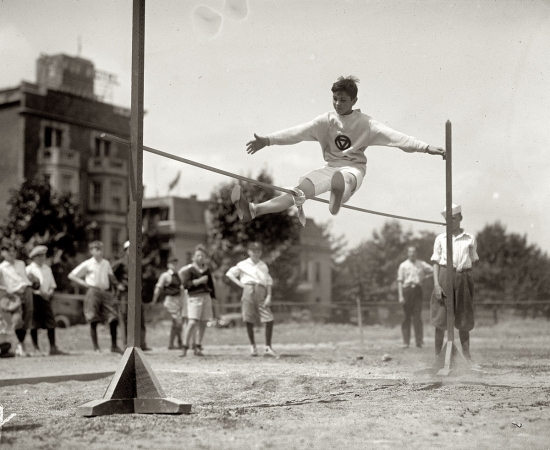Photo showing: Washington Flyer -- 1925. Washington, D.C. C.H. Milano, Ross School, 5-3/4. Plaza playground.