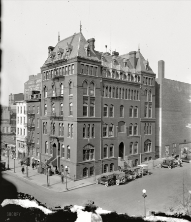 Photo showing: Salvation Army -- Washington, D.C, circa 1920, at the intersection of E and Eighth streets N.W.