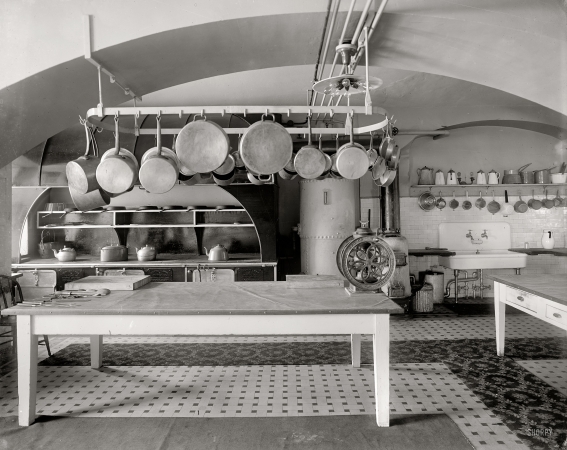 Photo showing: Chief Executive Kitchen -- Washington, D.C. circa 1909. The White House kitchen circa 1909.