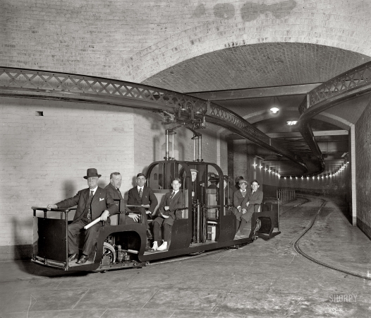 Photo showing: Senate Subway -- Washington, D.C., circa 1915. Underground railway for Senators and staff between The Capitol and their offices.