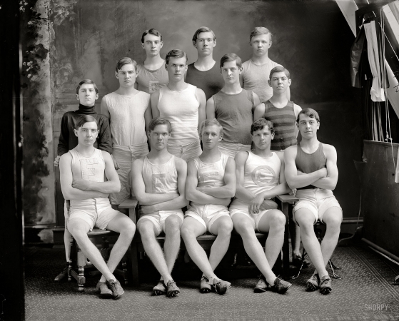 Photo showing: Eastern High Track -- Washington, D.C., circa 1905. Eastern High School track team.