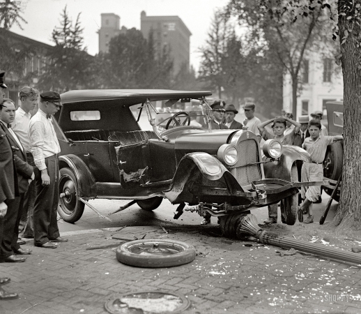 Photo showing: Almost Missed the Light -- Washington, D.C., circa 1926.