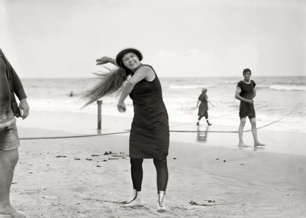 Photo showing: Hazel Reiber -- At Long Beach, Long Island, N.Y., circa 1913.