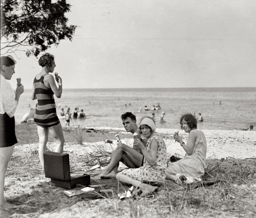 Photo showing: Return to Plum Point -- Circa 1928, more fun in the sun at Plum Point near Chesapeake Beach, Maryland.