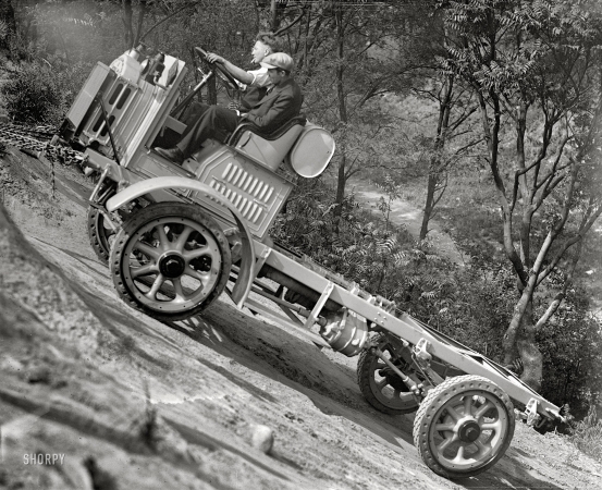 Photo showing: FWD Truck -- Washington, D.C., circa 1928. Demonstration of Four Wheel Drive truck.