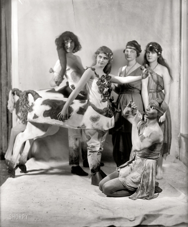 Photo showing: High School Mythical -- National School of Fine & Applied Arts, Washington, D.C., circa 1917