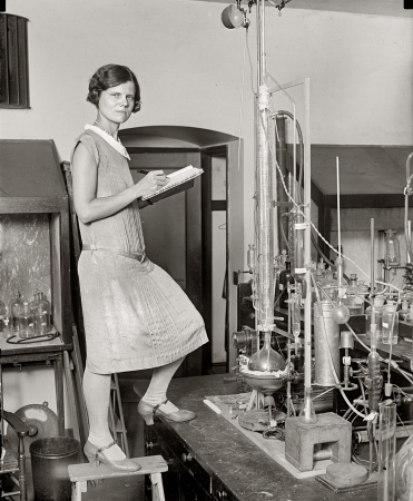 Photo showing: Higher Science -- Washington, D.C., circa 1923. Woman scientist is all we've been told.