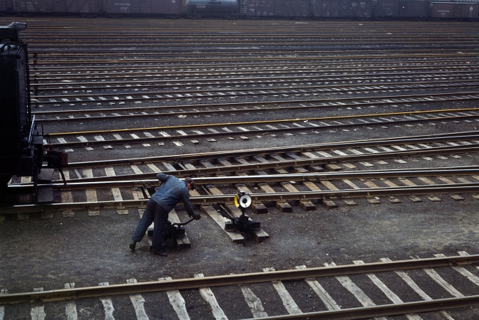 Photo showing: Proviso Yard Switchman -- Chicago & Northwestern R.R. Proviso Yard, Chicago. April 1943.