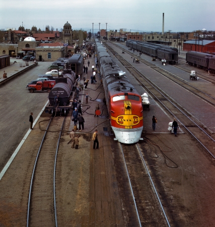 Photo showing: Super Chief at Albuquerque -- Santa Fe streamliner being serviced, 1943.