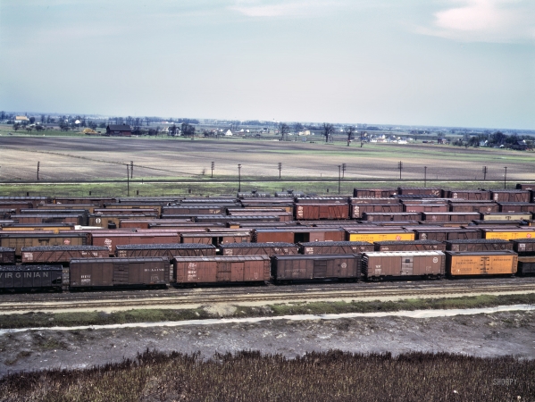 Photo showing: Rolling Stock: 1943 -- Chicago, Milwaukee, St. Paul & Pacific Railroad yard, Bensenville, Illinois.