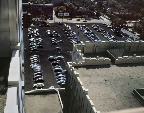 Photo showing: Parking in Detroit -- July 1942. Looking down on a parking lot from the rear of the Fisher Building.