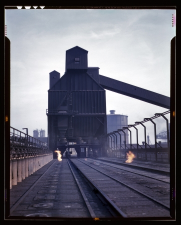 Photo showing: The Hanna Furnaces -- Coal tower over ovens of the Hanna furnaces, Great Lakes Steel, Detroit. Nov. 1942.