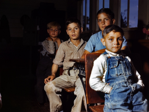 Photo showing: Texas Schoolkids -- April 1943. Schoolchildren in San Augustine County, Texas.
