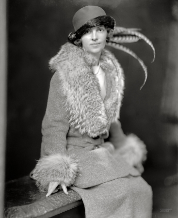 Photo showing: Bunny Roosevelt -- Mrs. Theodore Roosevelt Jr., nee Eleanor Butler Bunny Alexander, Washington, D.C., circa 1914.