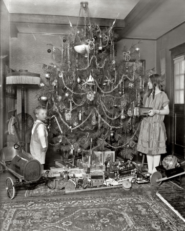 Photo showing: A Very Buick Christmas -- Washington, D.C., circa 1920.