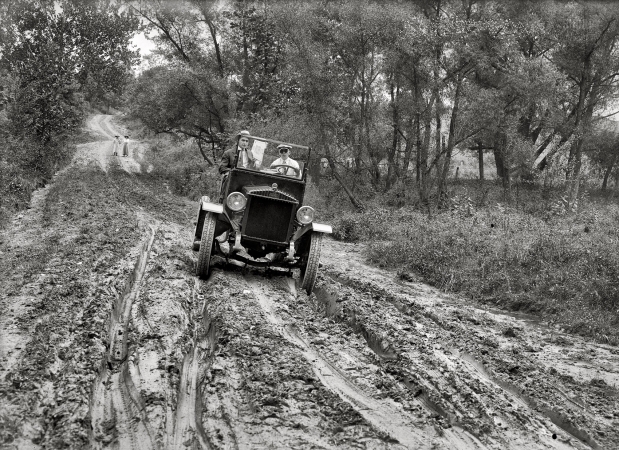 Photo showing: Big Muddy -- Duplex truck, 1920.