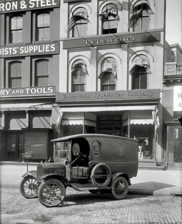 Photo showing: Qwerty Wagon -- Underwood Typewriter Co., 1413 New York Avenue N.W., Washington, D.C., circa 1919.