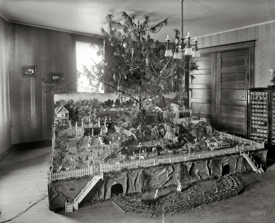 Photo showing: Also, a Christmas Tree -- Washington, D.C., circa 1920, the home of Mrs. A.M. Keen.
