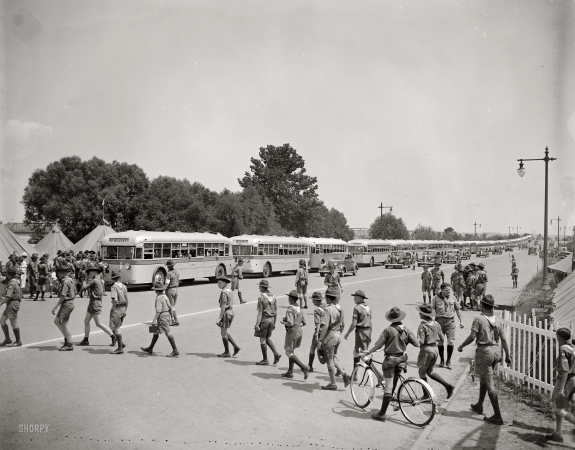 Photo showing: Boy Scout Jamboree -- Boy Scouts sightseeing on Capitol Transit buses, Washington, D.C. May 1937.