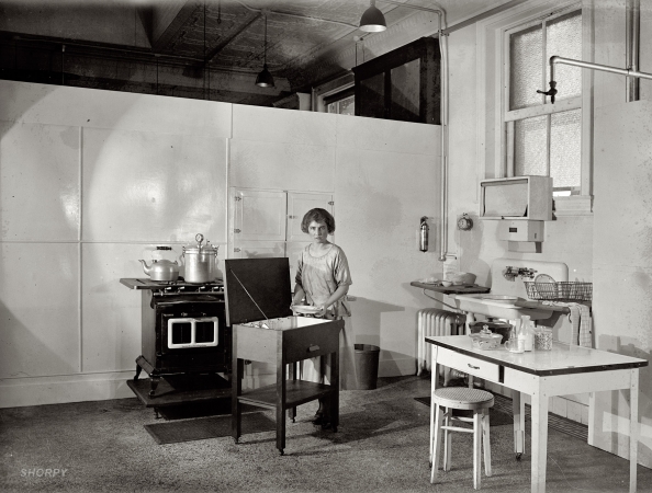 Photo showing: The Happy Homemaker -- September 6, 1922. Washington, D.C. Miss Elizabeth U. Hoffman.