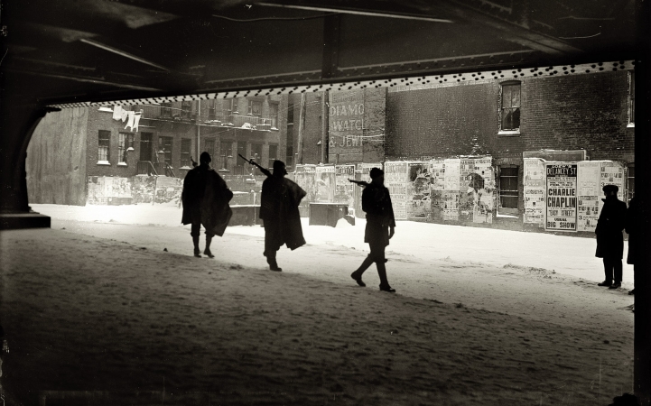 Photo showing: Naval Militia -- February 5, 1917. Naval militia guard a New York bridge.
