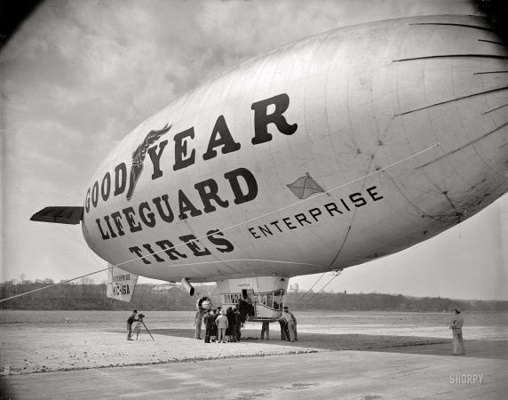 Photo showing: Goodyear Blimp: 1938 -- Goodyear blimp Enterprise at Washington Air Post. 