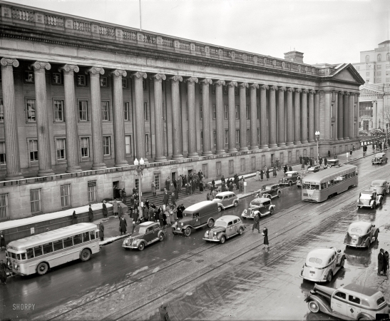Photo showing: U.S. Treasury Building -- Fifteenth Street, Washington, D.C. circa 1938.
