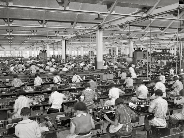 Photo showing: Atwater Kent Radio Factory -- 1925. Atwater Kent radio factory, Philadelphia. New addition.