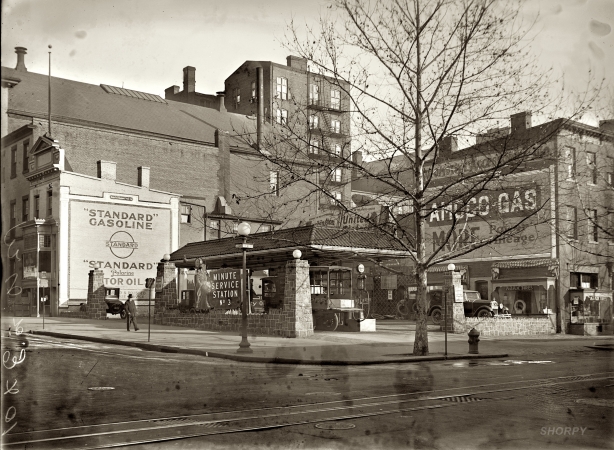 Photo showing: Minute Service Station -- 1925. Washington, D.C. Minute Service Station No. 3, 10th and E Streets N.W.