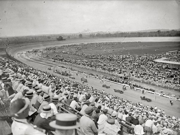Photo showing: Board Track Racing -- The 1-1/8-mile wooden oval at Laurel Speedway, Maryland, July 11, 1925.
