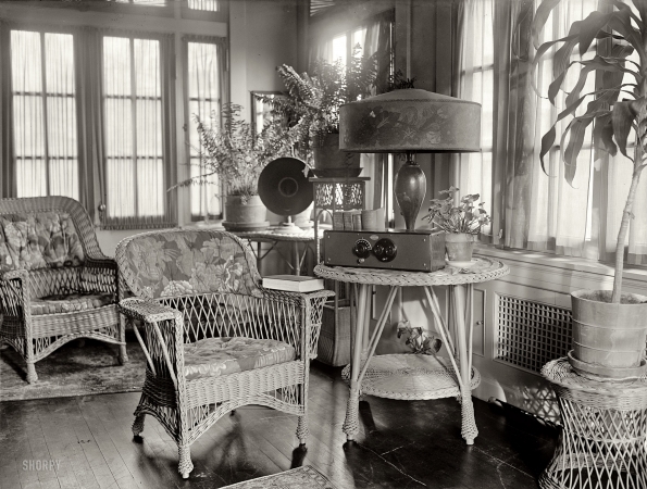 Photo showing: Relaxing Wicker -- Washington, D.C., circa 1926. Home of Mary Roberts Rinehart, the prolific writer of mysteries.
