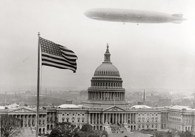 Photo showing: Capitol Zeppelin -- The Graf Zeppelin over the U.S. Capitol, Washington, D.C. October 1928.