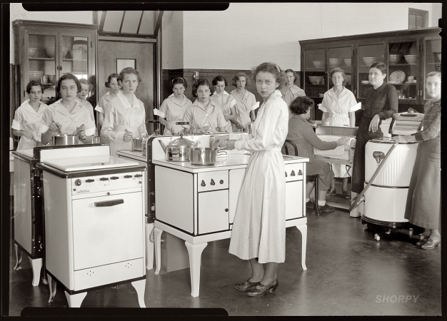 Photo showing: Betty Crockers -- Bethesda, Maryland. Cooking class, Chevy Chase High School, 1935.