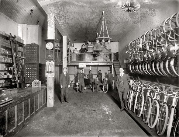 Photo showing: Haverford Cycle -- December 1919. Washington, D.C. Haverford Cycle, 10th Street N.W. Agents for Smith Motor Wheel.