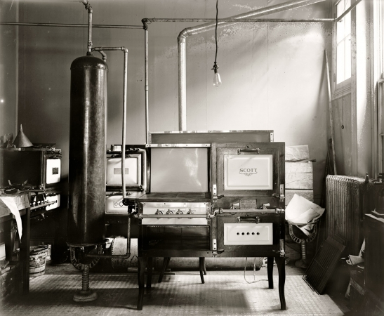 Photo showing: Heavy Metal Kitchen -- Stove. Standard Engraving Co., circa 1920.