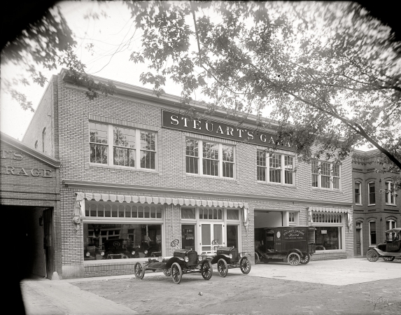 Photo showing: Steuarts Garage -- On 12th Street N.E., Washington circa 1920.