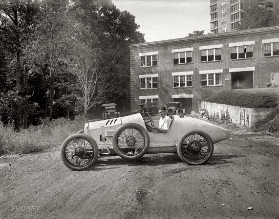 Photo showing: Speed Racer: 1920 -- Washington, D.C., 1920. Donnie Moore in Duesenberg.