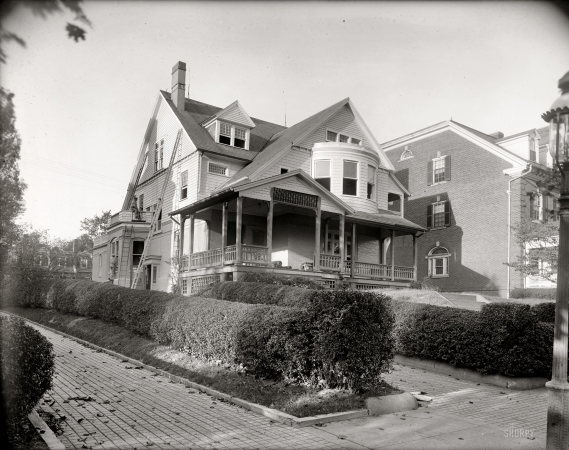 Photo showing: Fixer-Upper -- 2011 Wyoming Avenue N.W., Washington, D.C., circa 1920. Must be sold to settle an estate