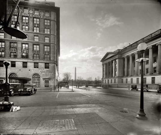 Photo showing: Dramatic DC Corner -- Washington, D.C., 15th and F Streets NW at the Treasury building, January 1921.