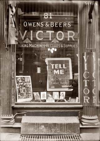Photo showing: Victor Talking Machines -- The Owens & Beers record shop at 81 Chambers Street in New York circa 1920.