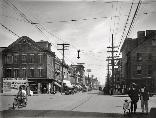 Photo showing: Alexandria, Virginia -- King Street at Washington in 1921 or 1922.