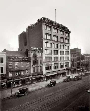 Photo showing: Odd Fellows Temple -- Washington circa 1922. Mayer & Co. Furniture store in the Independent Order of Odd Fellows Temple on Seventh Street N.W.