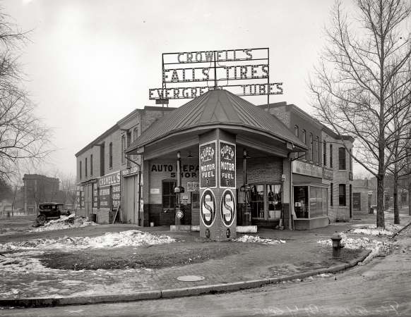 Photo showing: Crowells Garage -- Washington, D.C., circa 1921. Crowell's Garage, New York and Florida Aves.