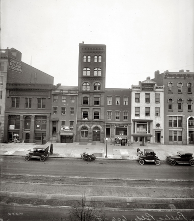 Photo showing: F Street View: 1921 -- Washington, D.C., circa 1921. Baltic Building, 606 F Street.