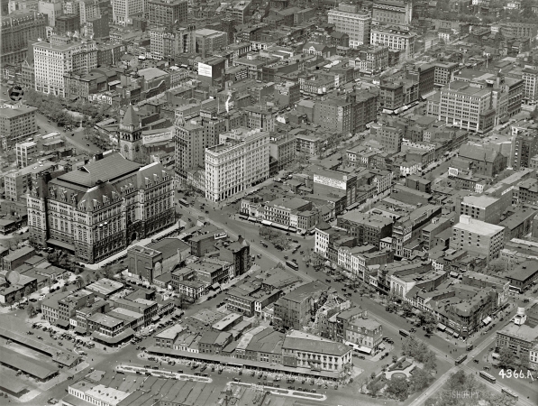 Photo showing: DC from the Air -- Intersection of 11th Street N.W. and Pennsylvania Avenue, Washington, D.C. circa 1922.