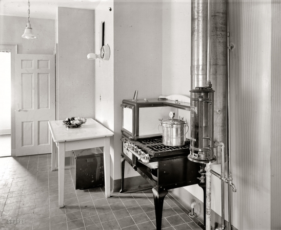 Photo showing: Cooking With Gas -- Circa 1920 model kitchen in Washington, D.C.