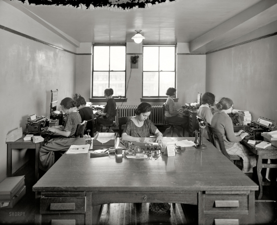 Photo showing: Desk Set -- Washington, D.C. August 1923. National Highways Association.