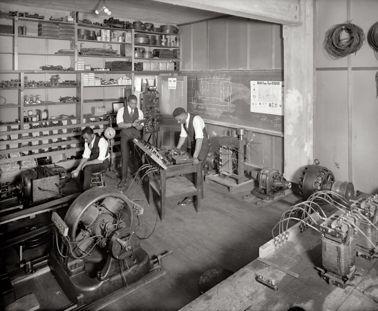 Photo showing: High-Voltage Education -- Electrical circuits and motors at Howard University in Washington, D.C., circa 1925.